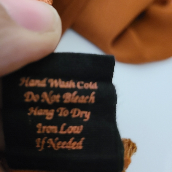 Cropped Short Puff Sleeve Blouse - Picture 8 of 9